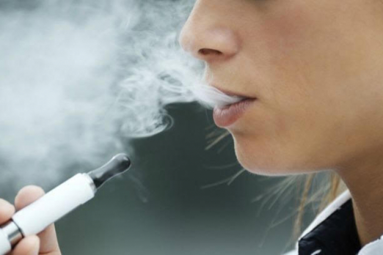 Taxe mai mari la țigări. Expert: Pot descuraja fumatul în rândul adolescenților