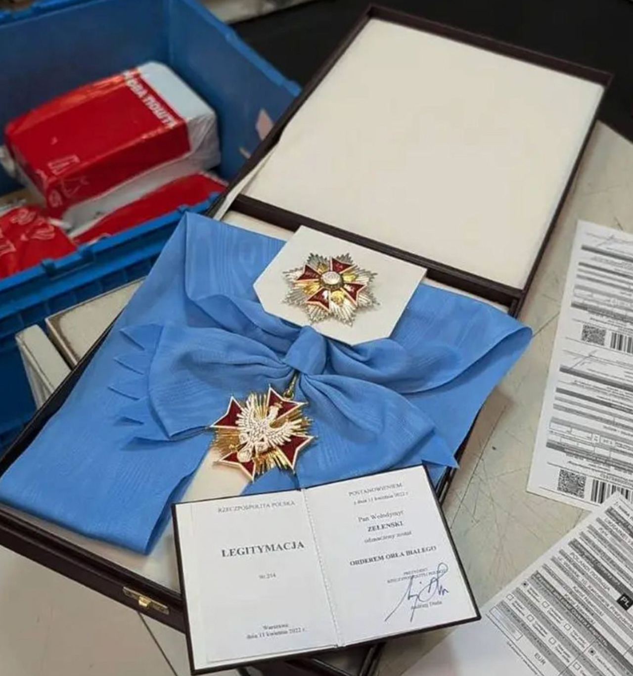 Zelenski returnează Ordinul Vulturul Alb președintelui Poloniei