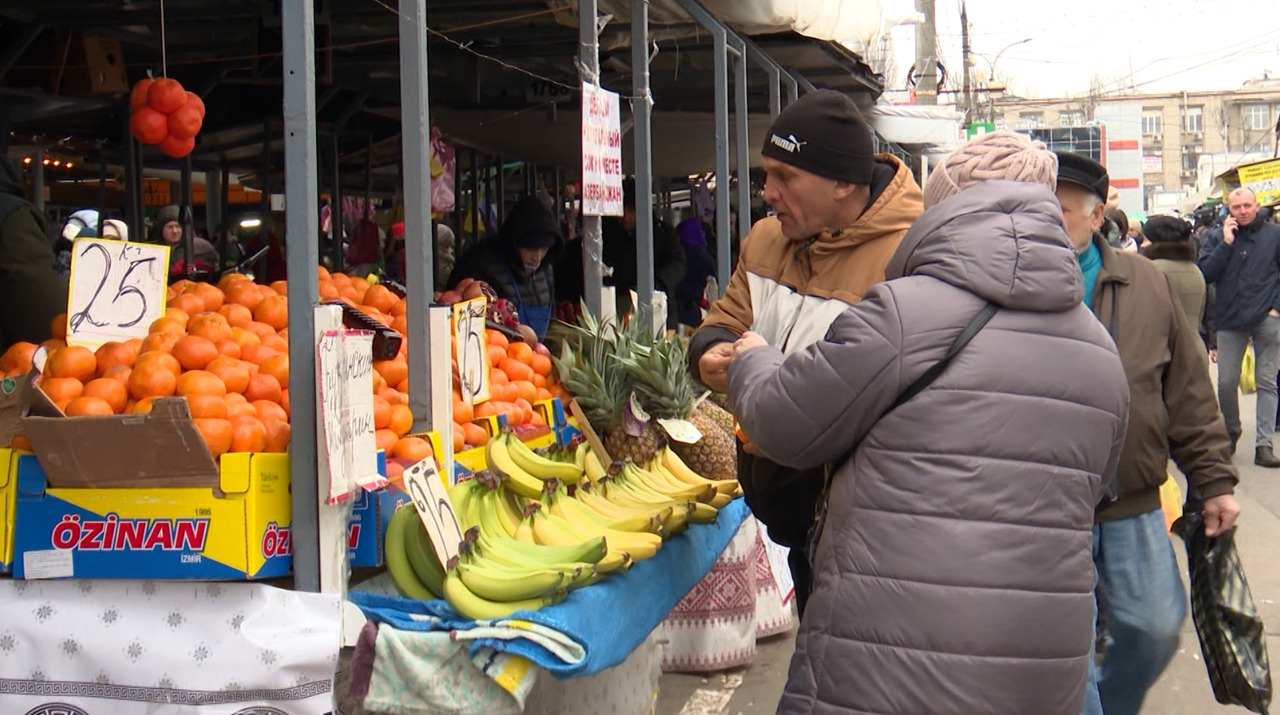 Sărbători cu măsură: cumpărătorii aleg cantități mai mici pentru masa festivă
