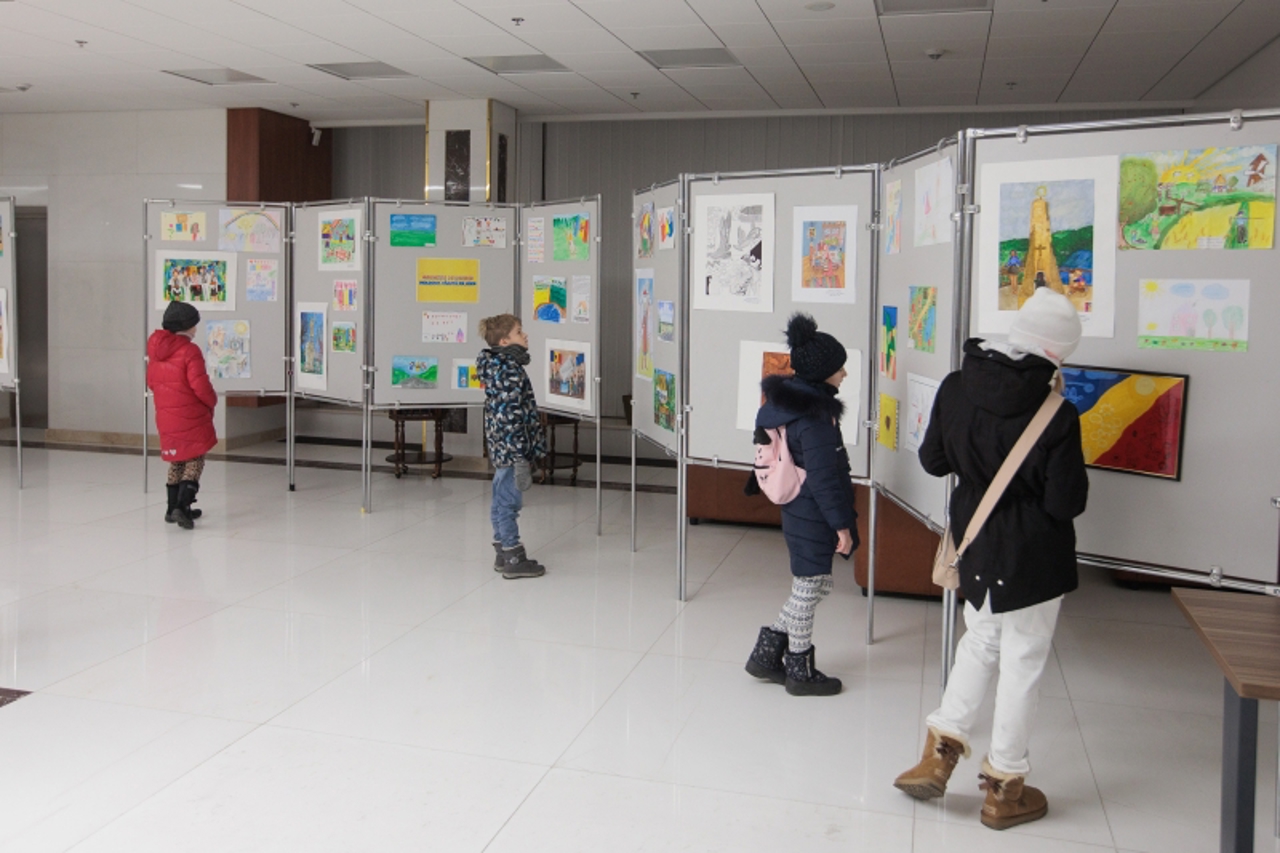 Until January 15, the Presidency hosts an exhibition of children's drawings from all over the country