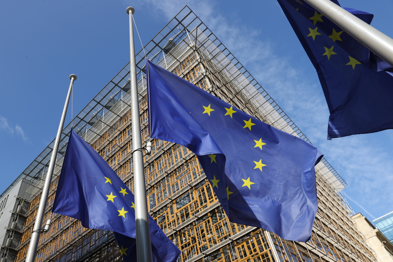 UE extinde sancțiunile împotriva Rusiei: Zeci de persoane și companii intră pe lista neagră