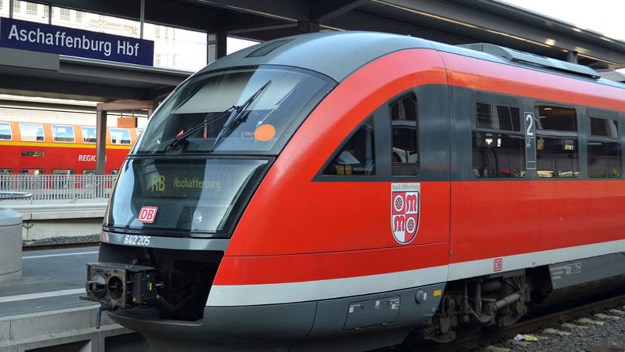 Gările și aeroporturile din Germania vor fi afectate de o grevă simultană a mecanicilor de locomotivă