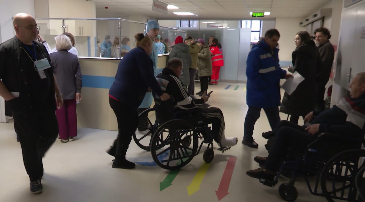 Spitalele, pline cu pacienți care au căzut pe gheață: „Am căzut cu capul și în cot, nu mai țin minte nimic”