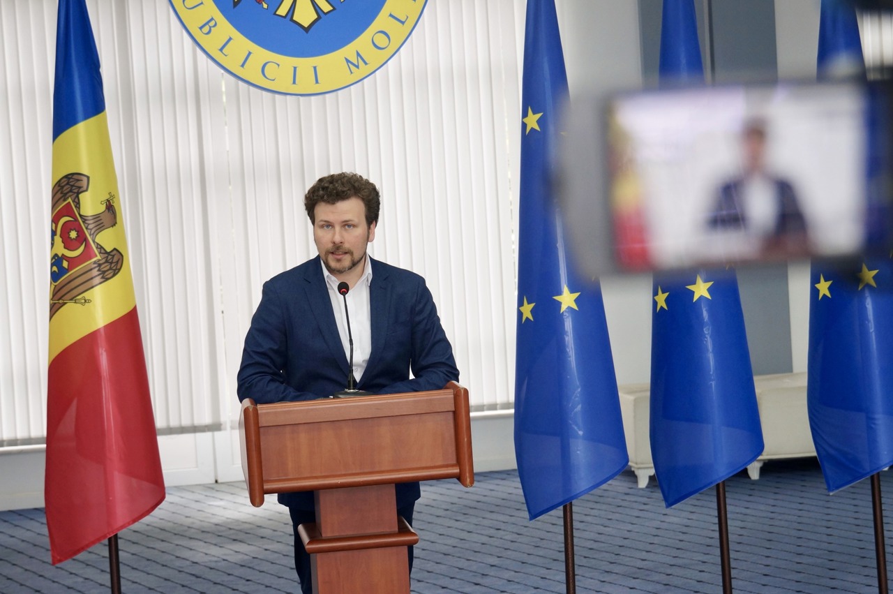 Ministrul Perciun propune trecerea tuturor școlilor din R. Moldova în subordinea MEC. Pavaloi: „Încearcă să-și subordoneze directorii”