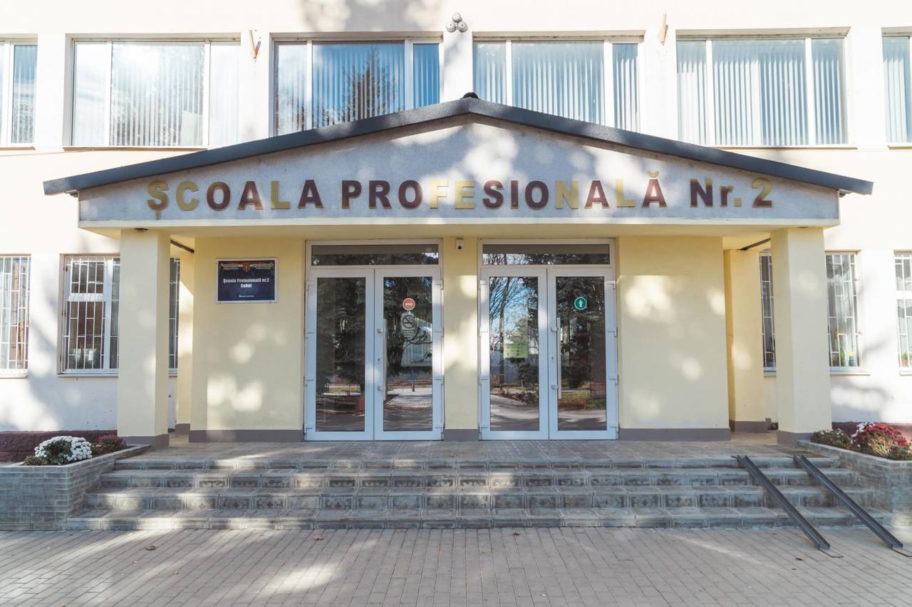„Ținem pasul cu schimbările”: Școala Profesională nr. 2 din Cahul va investi în reabilitarea unui cămin și în dotări tehnice 