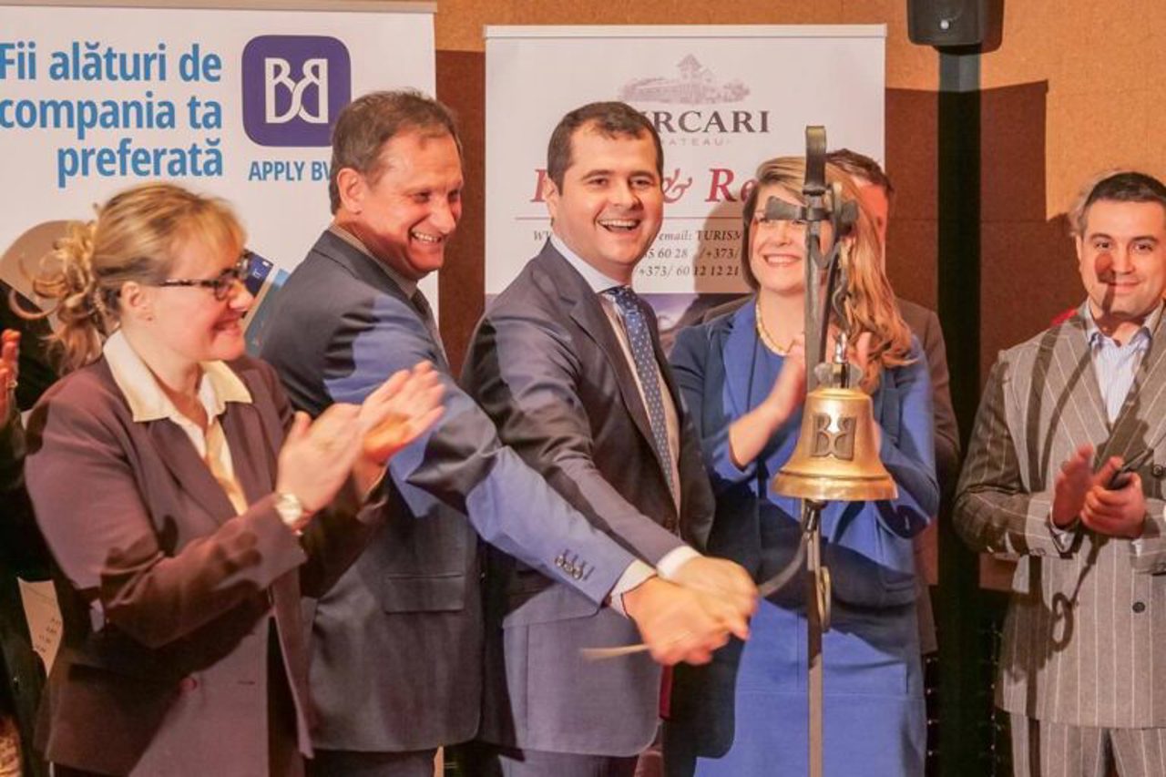 Vasile Tofan alături de Victor Bostan, la momentul listării în 2018, a Purcari Wineries la Bursa de Valori de la Bucuresti. // Foto: bvb.ro
