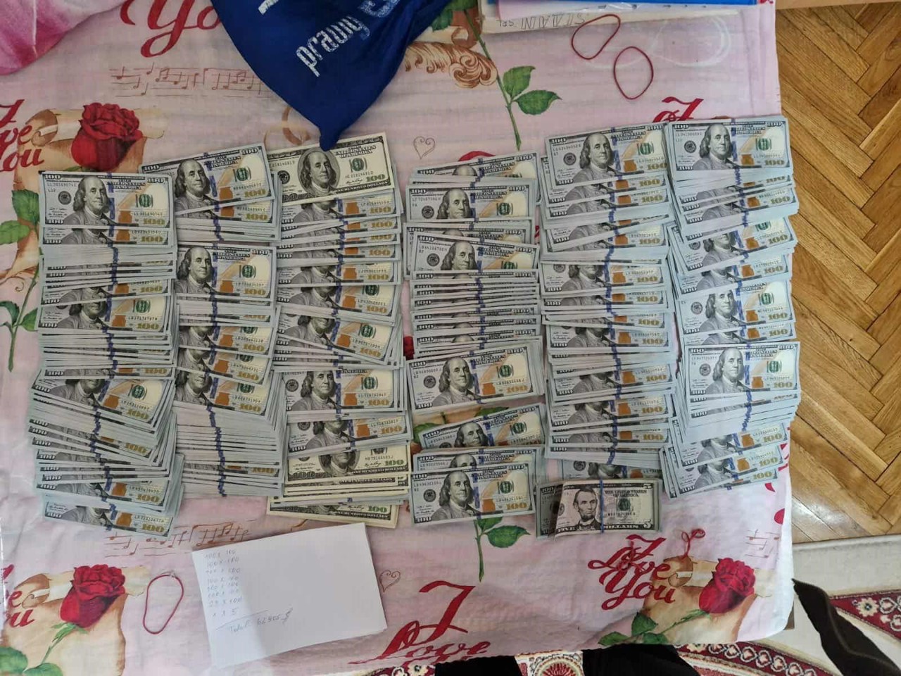 Фиктивный найм, "откаты", получение денег от родителей. В Кишиневе задержали директора лицея им. Георге Асаки