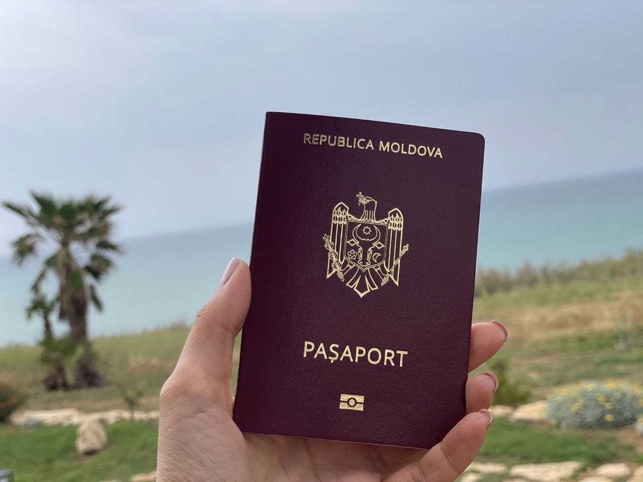 CLASAMENT | Cât de puternic este pașaportul R. Moldova: cetățenii moldoveni pot călători fără viză sau cu viză la sosire în 121 de țări