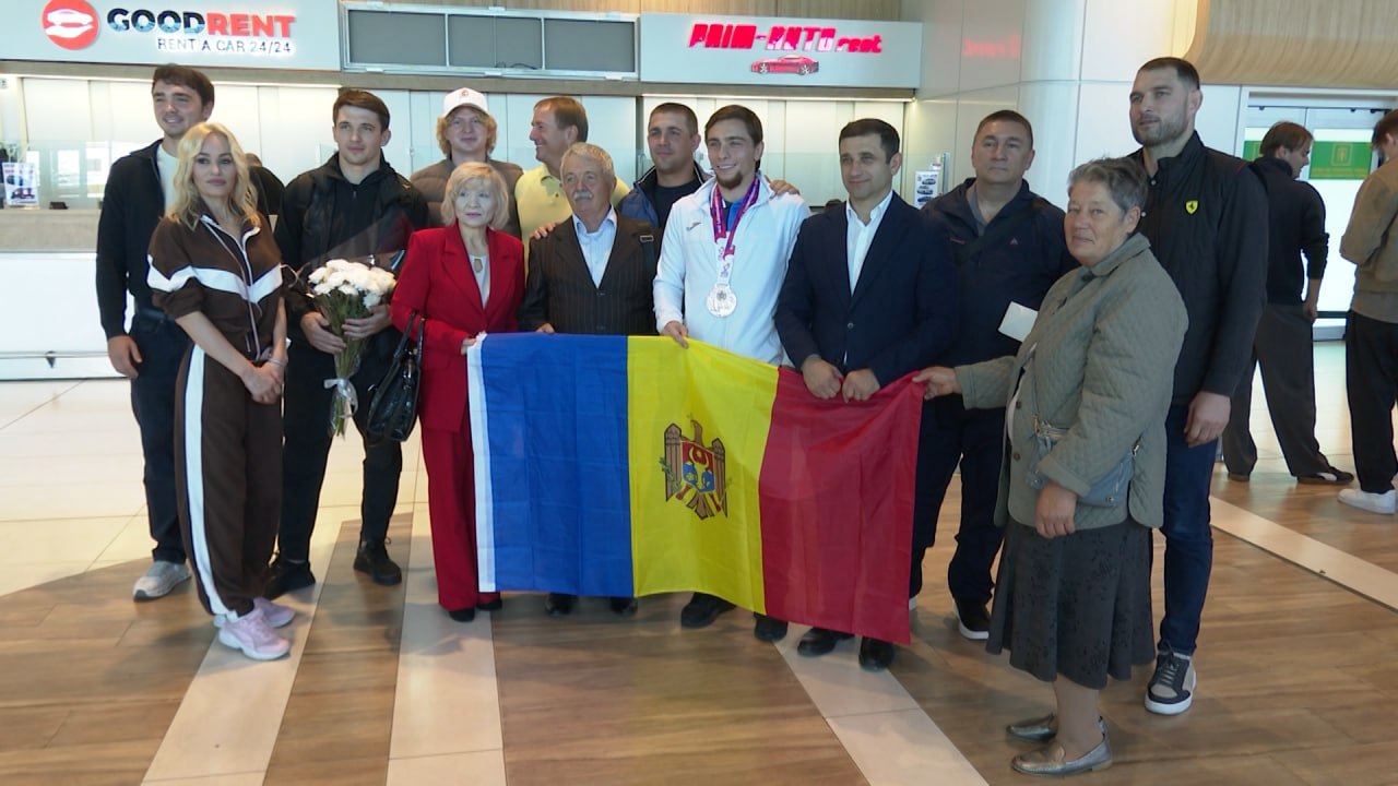 Denis Vieru a fost întâmpinat cu mult fast la revenirea de la Campionatul Mondial de judo 