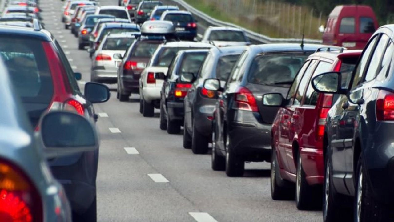 Trafic în creștere spre Chișinău: Poliția face apel la prudență, în contextul revenirii oamenilor din localități