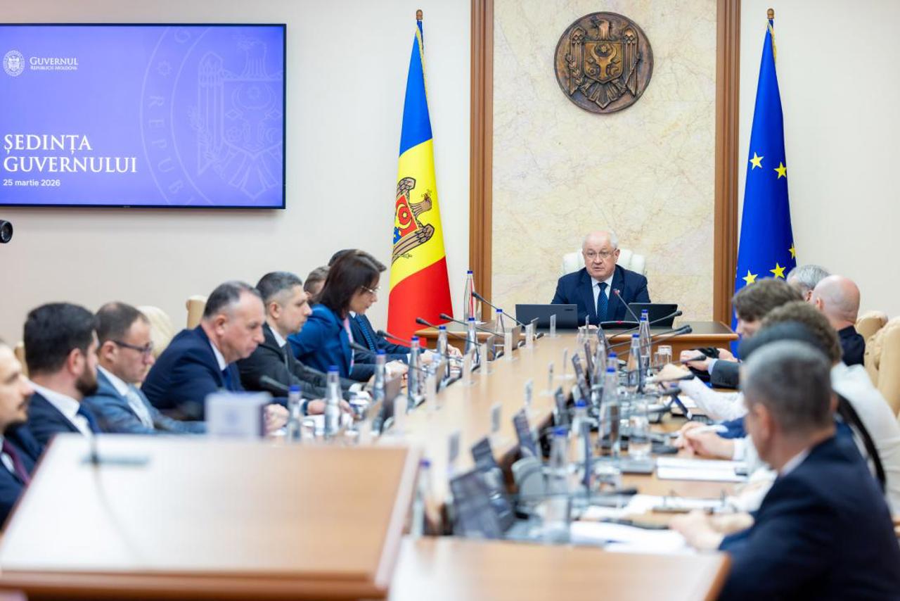 Iluminatul clădirilor publice și comerciale va fi redus cu cel puțin 30%: Măsuri dictate de starea de urgență 