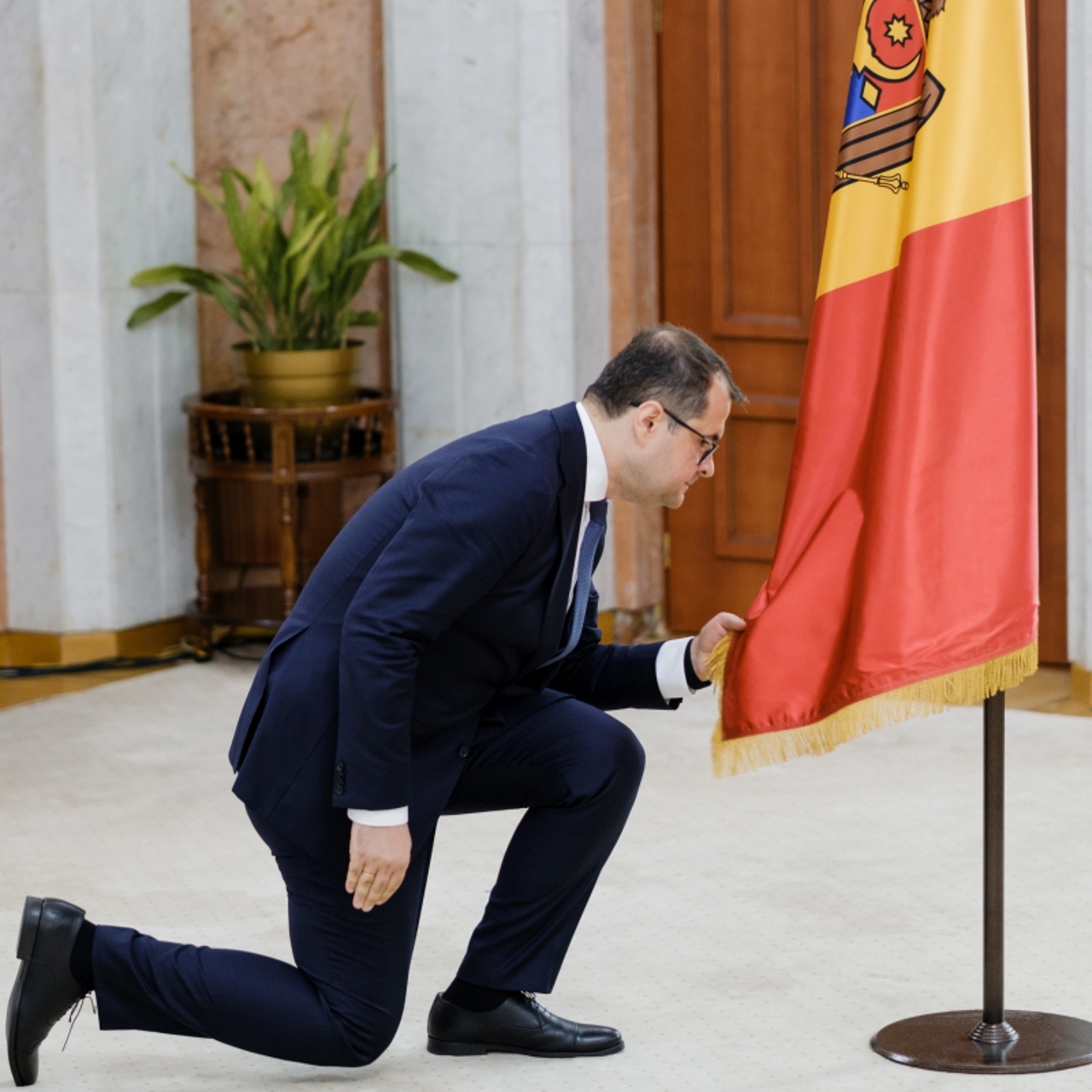 Noul Guvern de la Chișinău, felicitat de UE, România și Ucraina: „Așteptăm cu nerăbdare să lucrăm împreună”