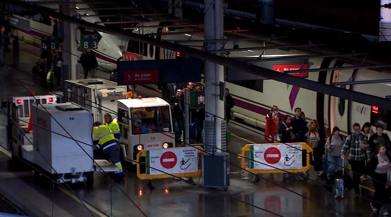 Grevă în Spania. Traficul feroviar paralizat, după ce mecanicii au renunțat să iasă la muncă 