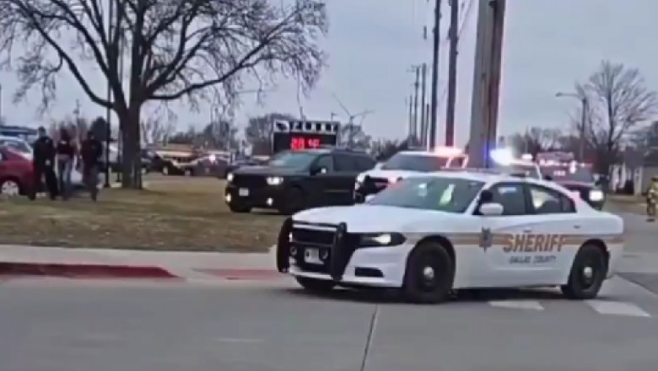 Atac armat în SUA: un adolescent de 17 ani a deschis focul într-o școală din statul Iowa