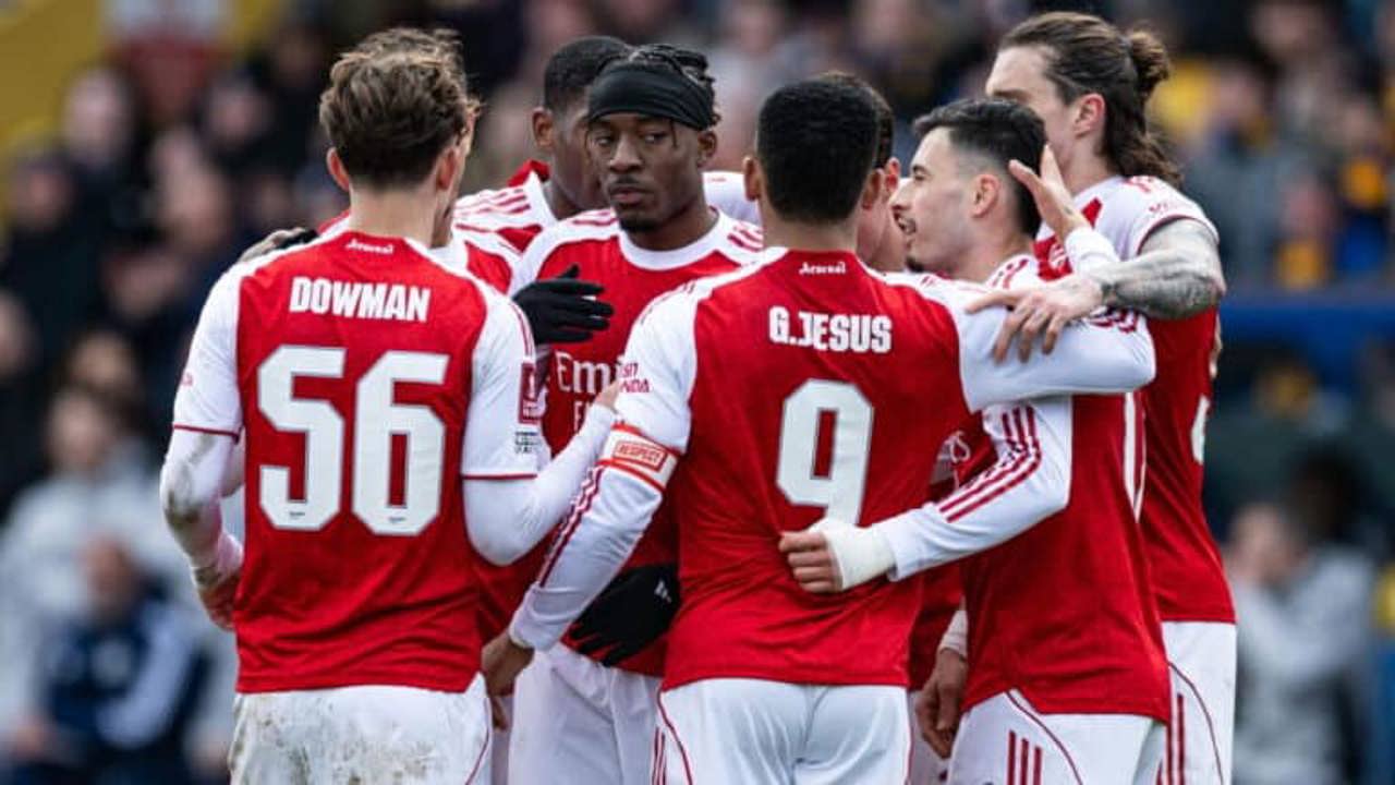 Arsenal and Liverpool secure FA Cup quarter-final berths