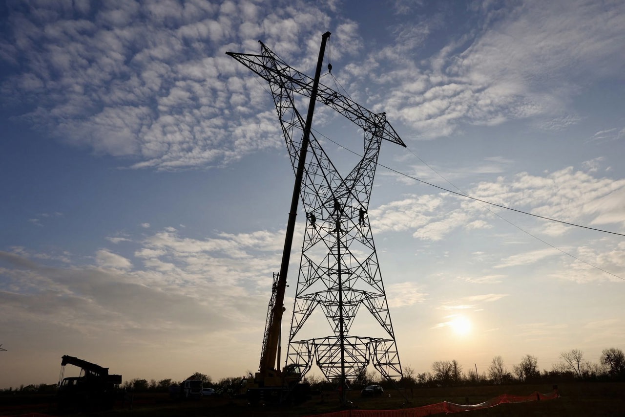 Proiectul de construcție a liniei electrice Vulcănești-Chișinău, în plină desfășurare. Pe șantier au fost aduse noi echipe de muncitori