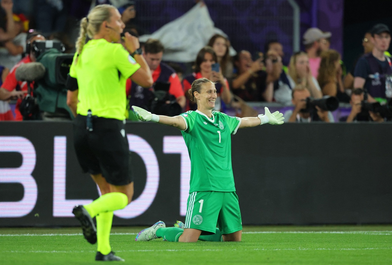 Ann-Katrin Berger, portarul naționalei Germaniei, care a învins cancerul de două ori, a fost eroina meciului cu Franța de la EURO 2025