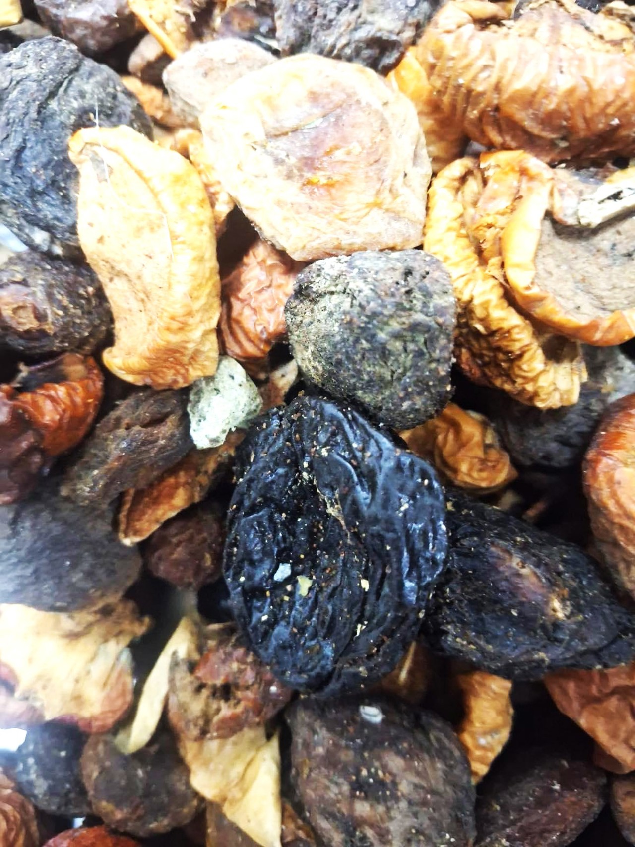 Fructe uscate cu mucegai, respinse la frontiera de stat: Peste zece tone au fost returnate producătorului