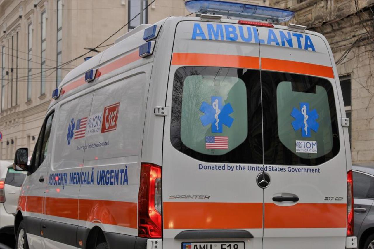 Four children, transported to the hospital after they allegedly intoxicated themselves with drugs on a terrace in Chisinau