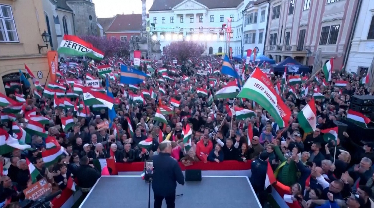 Viktor Orban și-a adunat simpatizanții. La mitingul de campanie s-au auzit și voci antirusești 