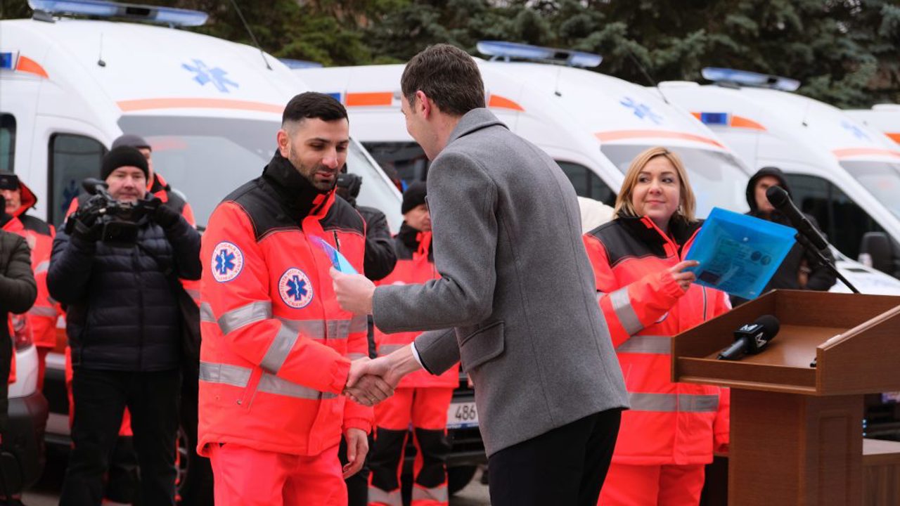 Бригады скорой медицинской помощи в Республике Молдова получили новые машины скорой помощи