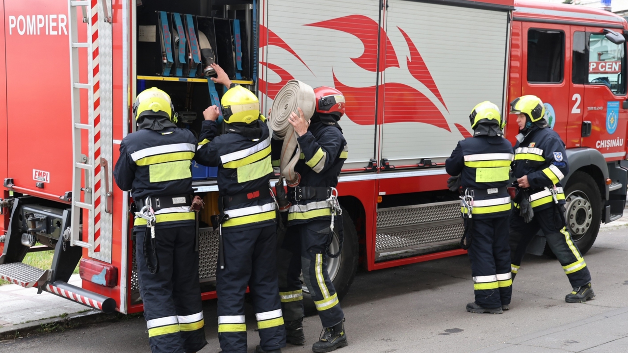 Copil de cinci ani, găsit decedat într-un șopron cuprins de flăcări la Răspopeni  