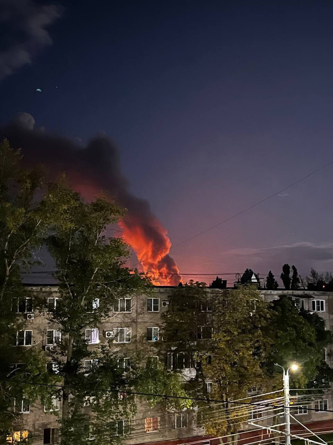 Украинские беспилотники атаковали Саратовский НПЗ. Россия ударила по ж/д станции в Днепропетровщине