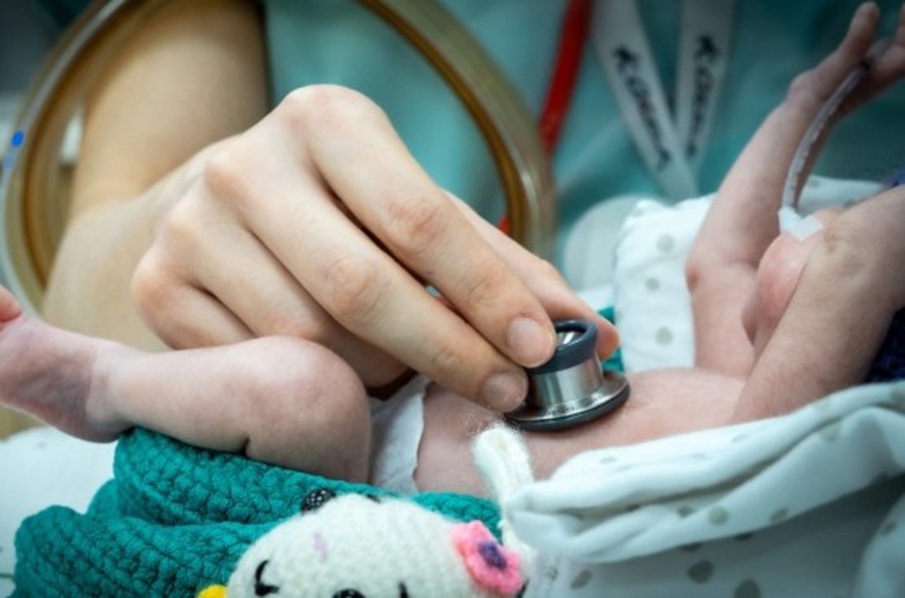 Peste 1.300 de adolescente din R. Moldova au devenit mame în 2025: Mai multe boli venerice decât la adulți
