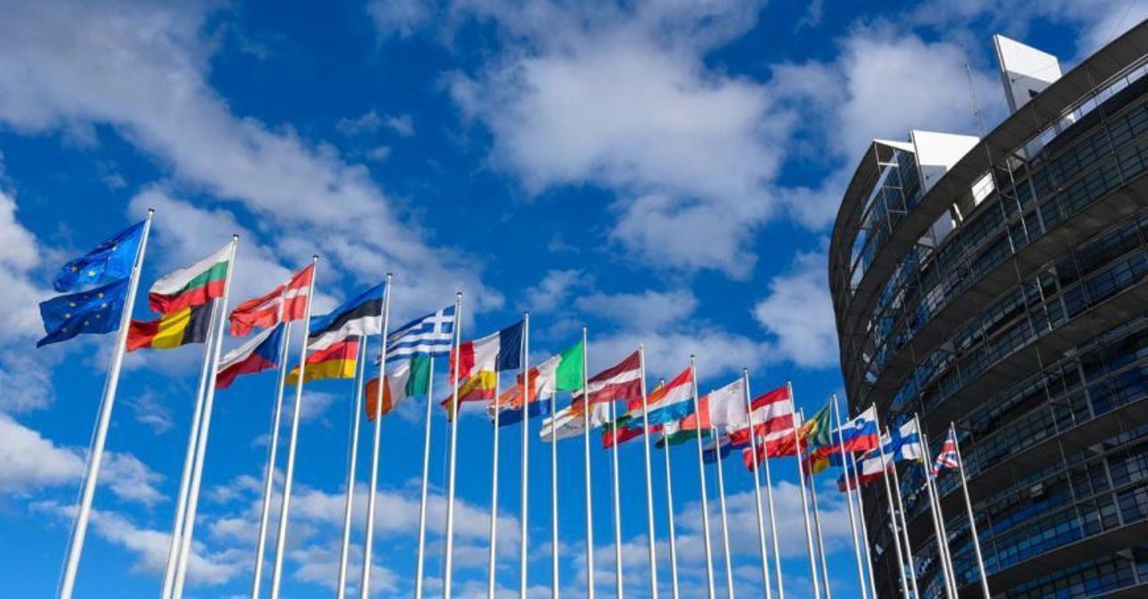 O comisie a PE votează pentru acționarea în justiție a Comisiei Europene pentru deblocarea fondurilor pentru Ungaria