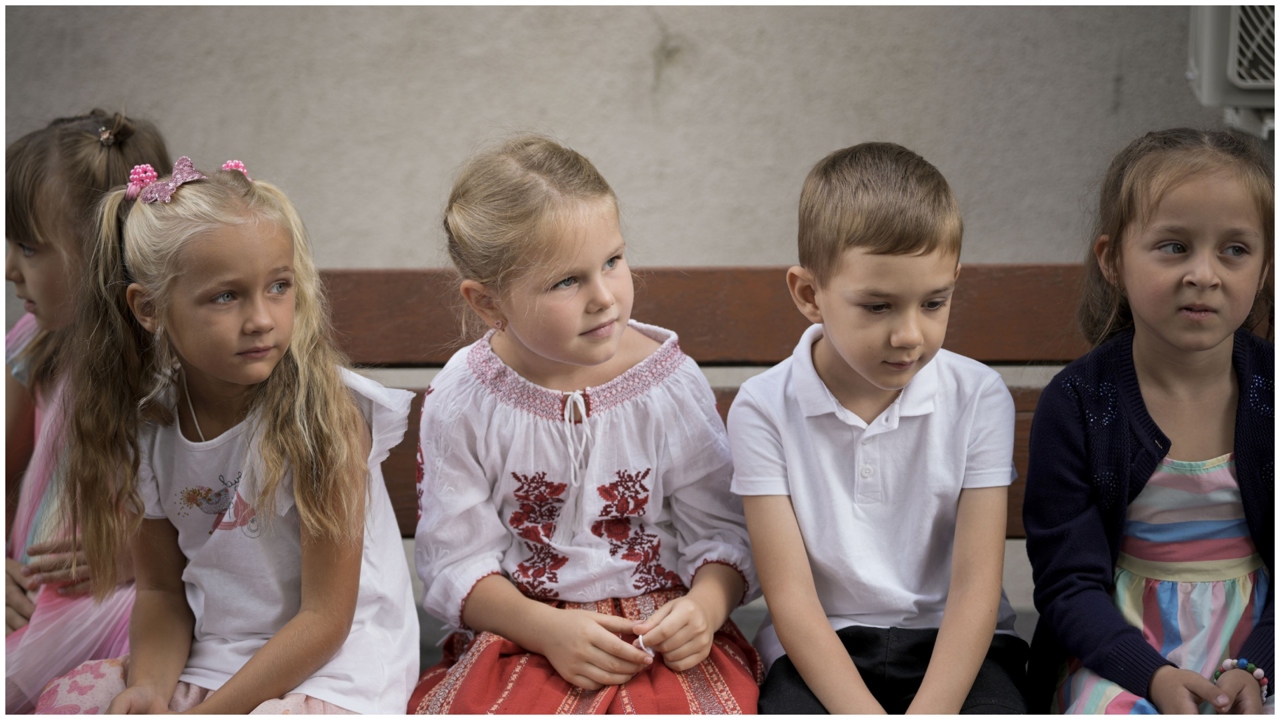 Raport: Copiii ucraineni refugiați în țările Uniunii Europene întâmpină un șir de probleme, inclusiv traume psihologice