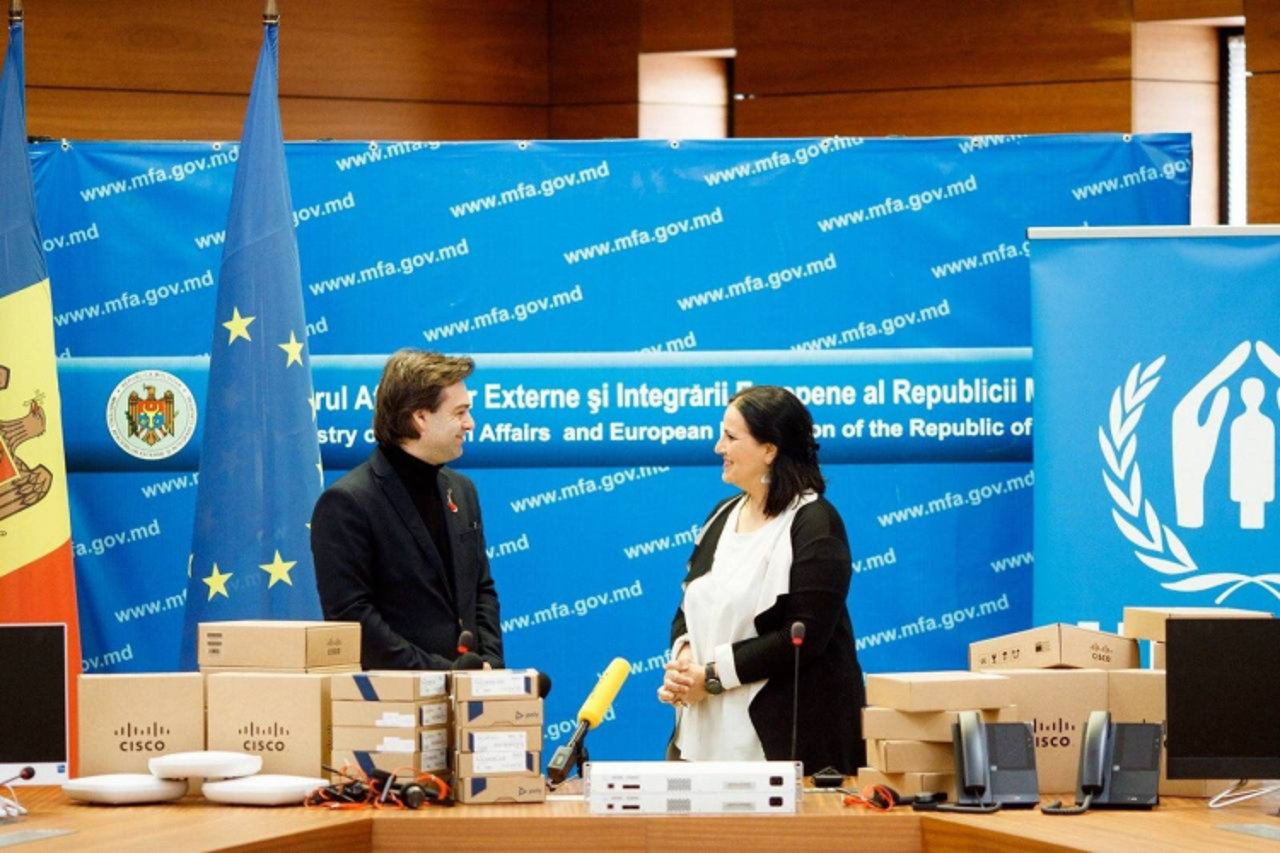 Centrul de Apel al MAEIE, dotat cu echipamente IT moderne. Valoarea donației depășește șapte milioane de lei