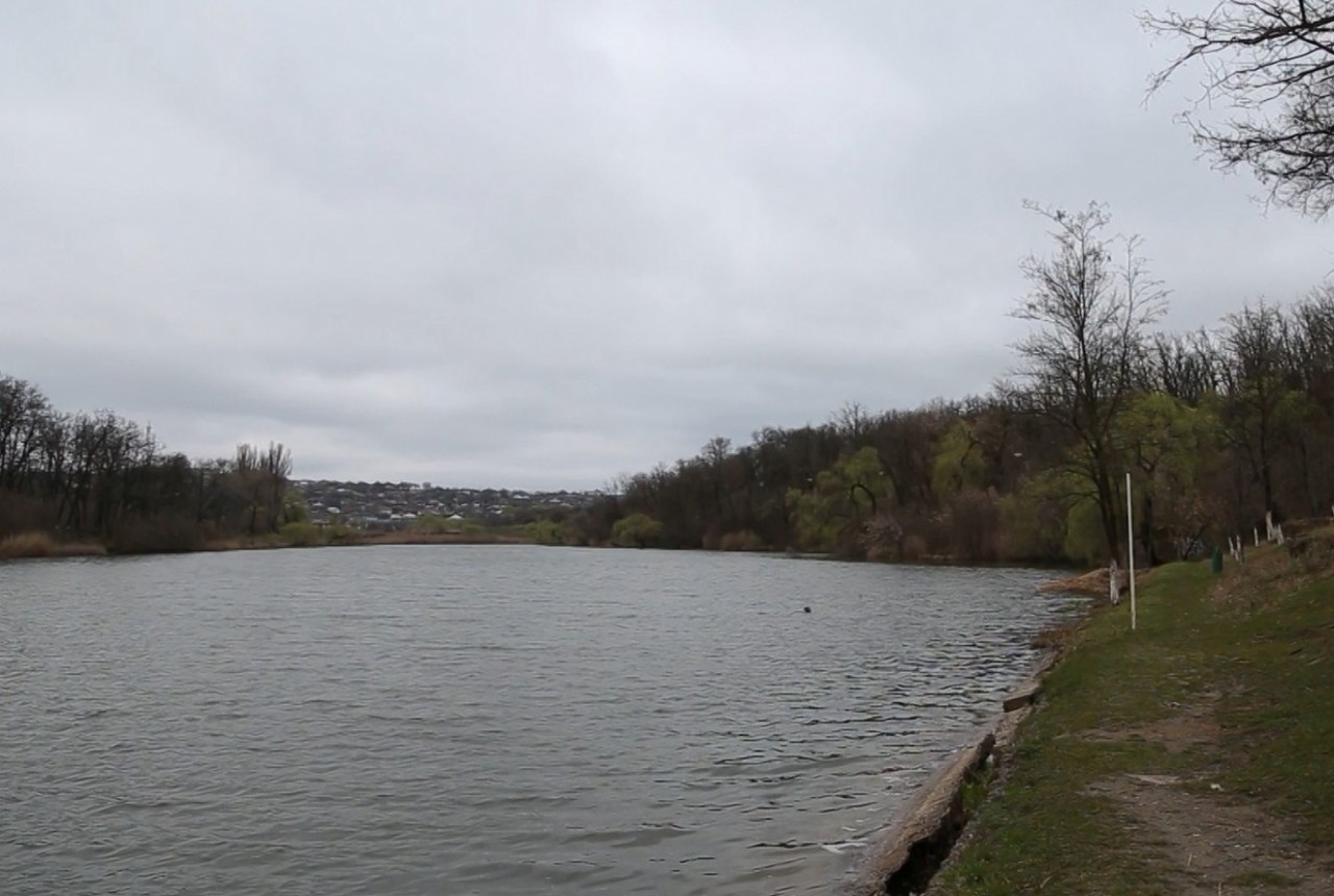 Braconaj: Plasă ilegală de 100 de metri, descoperită de pescari amatori la Drochia