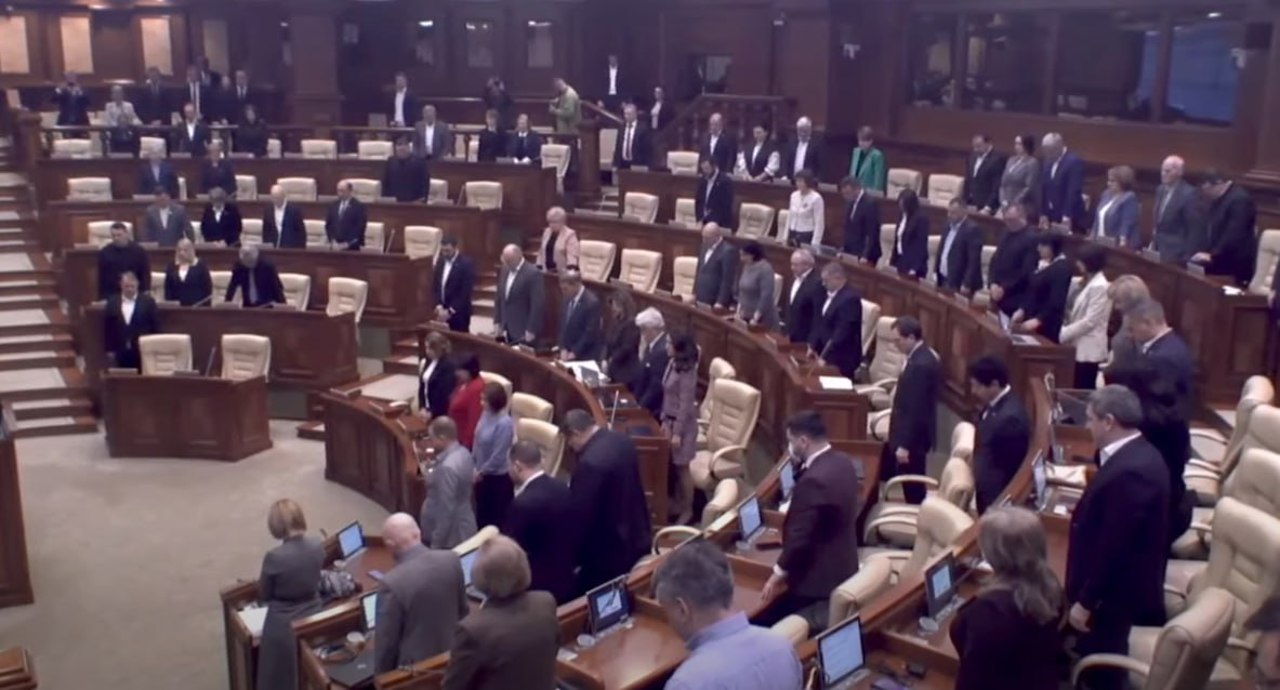 Deputies held a minute of silence in memory of writer Vladimir Beșleagă