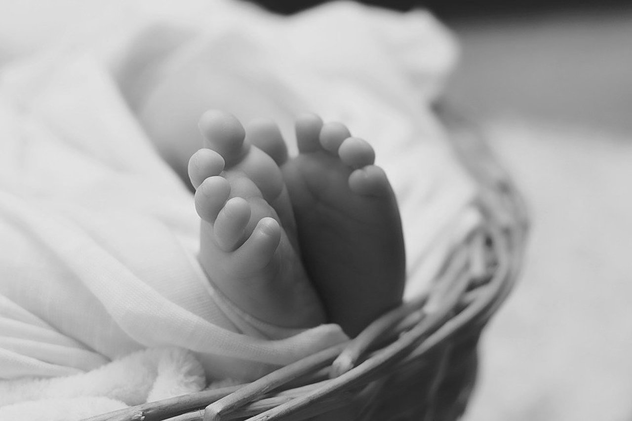 Chisinau: A young woman put her newborn baby in the freezer, after she allegedly gave birth to him without signs of life