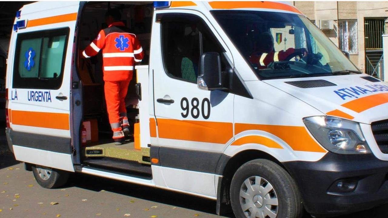 Шокирующий случай в столице: четверо подростков отравились наркотиками на одной из террас