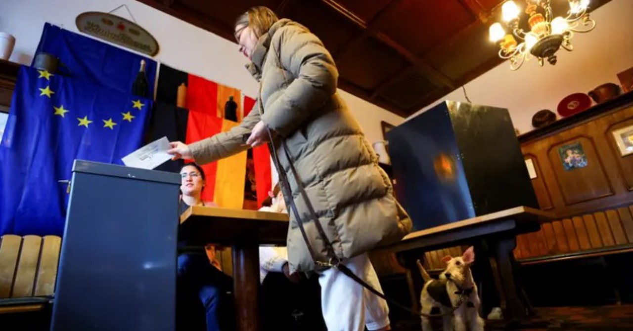 Выборы в бундестаг: победил консервативный блок ХДС/ХСС, у партии Шольца - наихудший результат в истории