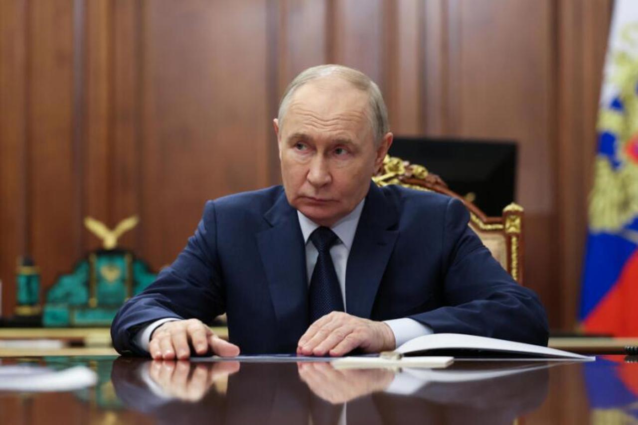 Putin ia în calcul posibile lovituri asupra bazelor NATO din statele baltice și România, spune un oficial rus 