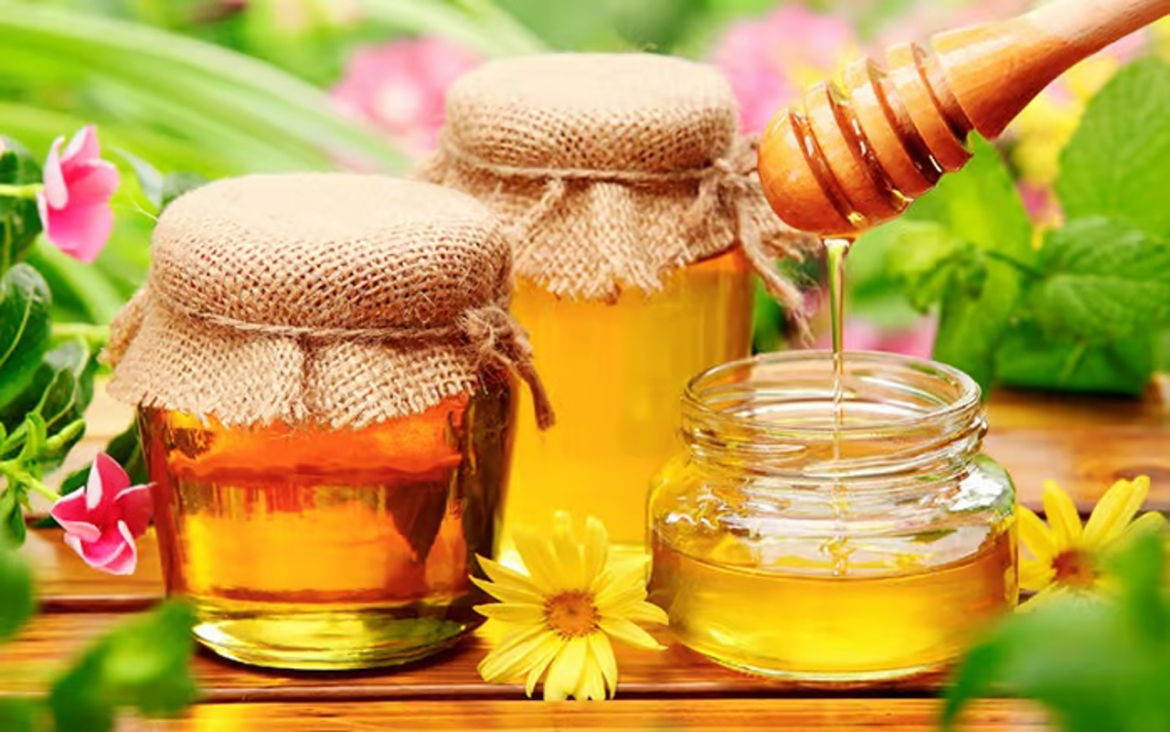 Apicultura, pasiunea cu succes a unui locuitor din nordul țării: „Foarte multă muncă, dar se poate”