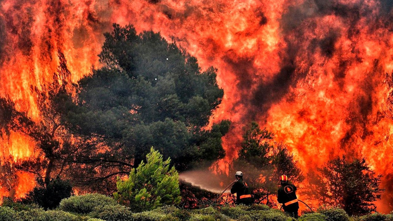 Лесные пожары в Европе: борьба с огнем в Испании, Черногории и Турции