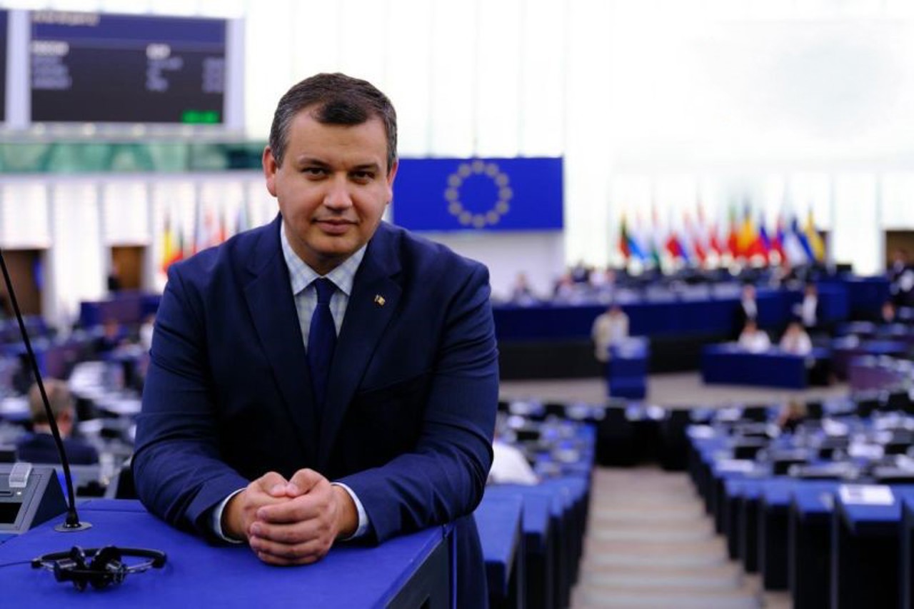 INTERVIU // Eugen Tomac: Participarea la vot este un mesaj politic care va cântări foarte mult la Bruxelles 