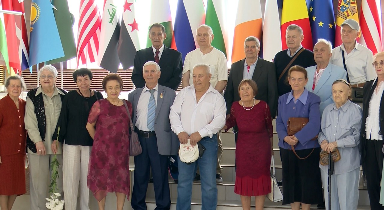 Promoția de medici 1966: Foștii colegi s-au reunit la USMF pentru a-și omagia profesorii