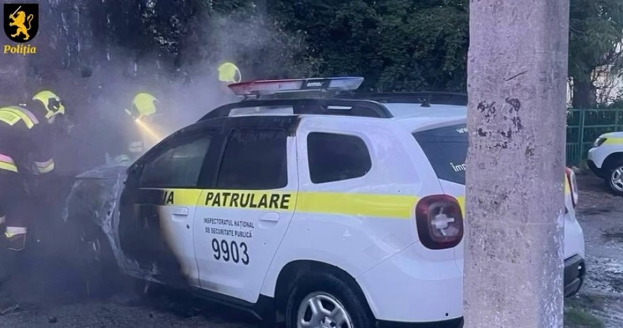 Bărbat de 33 de ani, reținut pentru că ar fi incendiat intenționat un automobil al poliției, la Comrat 