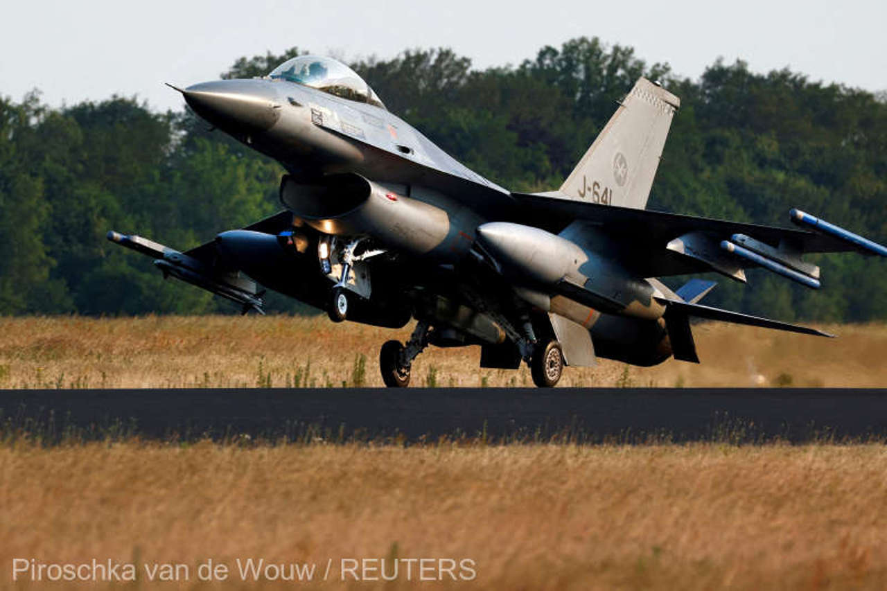 First F-16s sent to Romania to train Ukrainian pilots