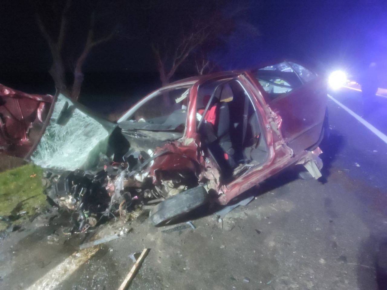 Accident grav la Ștefan Vodă. Un șofer de 29 de ani a decedat, iar alte cinci persoane au fost transportate la spital