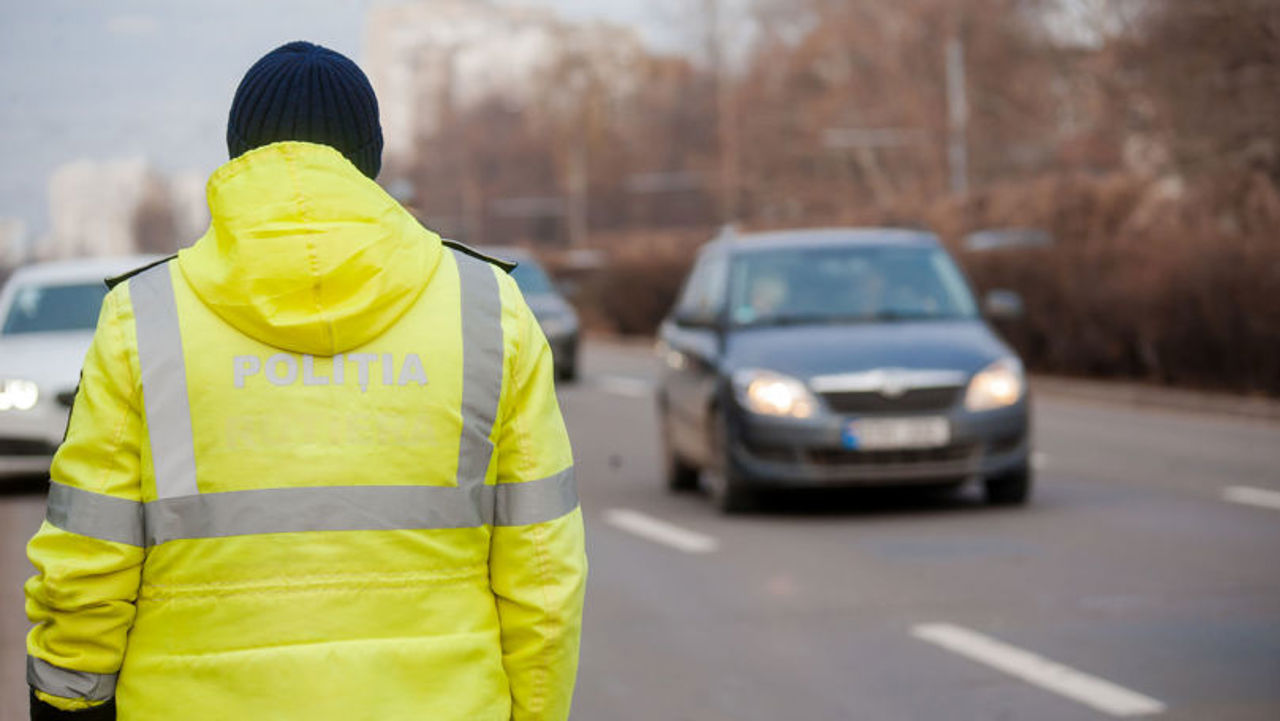 Drivers must use headlights during the day starting November 1