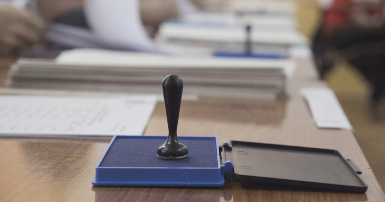 Moldova court orders rerun of party's election registration