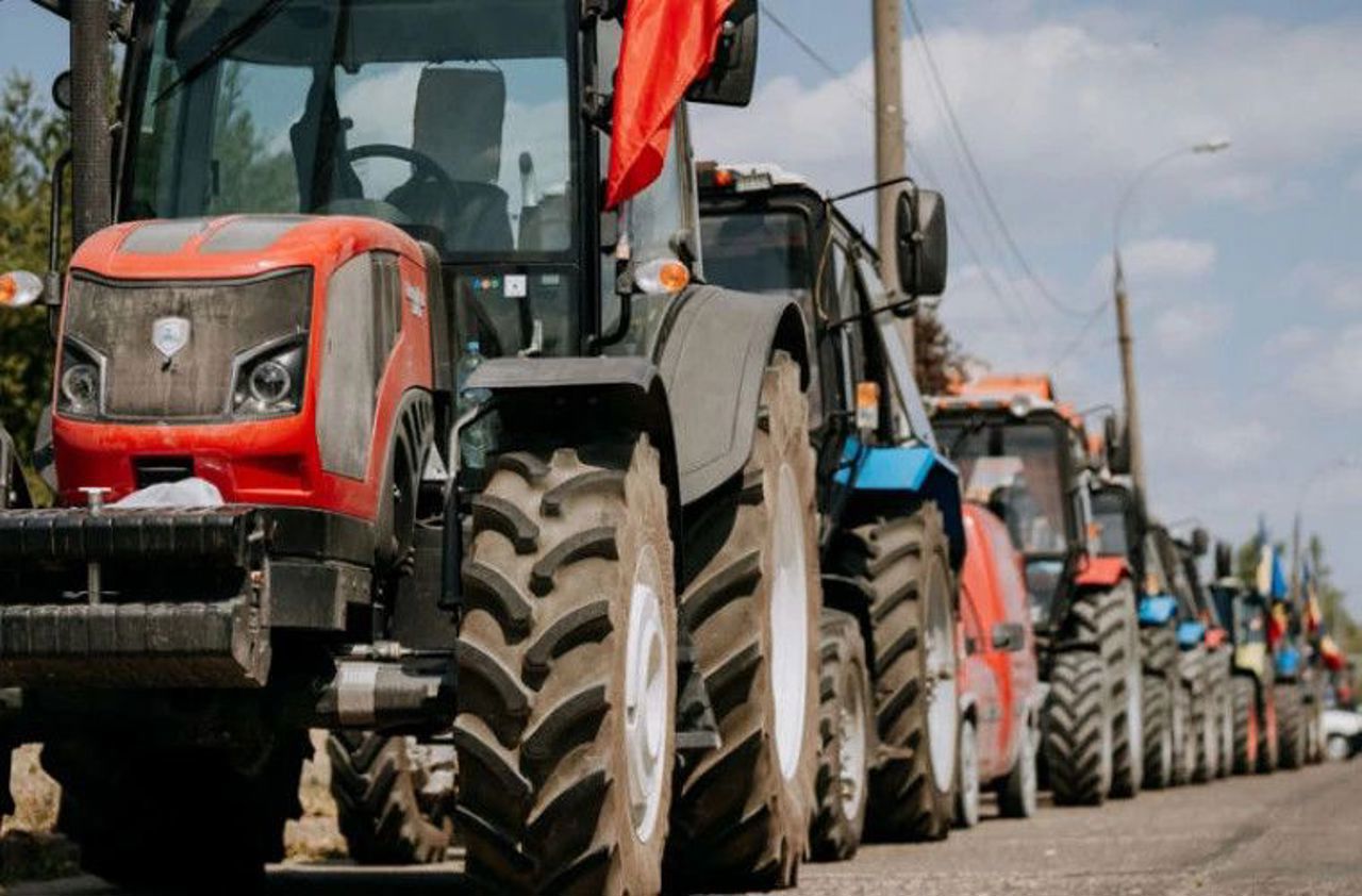 Fermierii amenință că vor scoate din nou tractoarele în stradă: Sunt nemulțumiți de politica fiscală pentru 2027