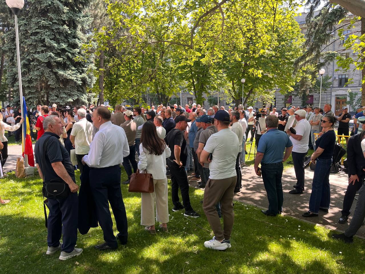 Fermierii din R. Moldova, protest în fața Guvernului: Cer plăți directe per hectar, TVA și reforma subvențiilor. Răspunsul autorităților