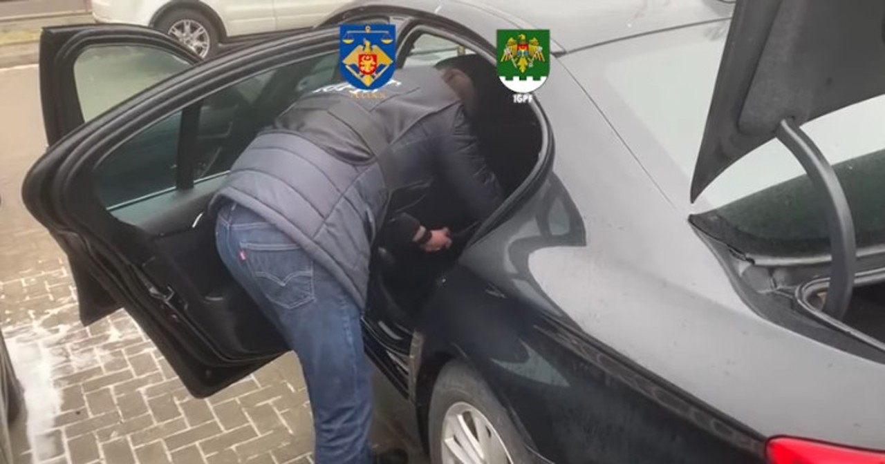 Tânăr din Sângerei, reținut pentru trafic de migranți spre UE. Cât plăteau străinii pentru a ajunge în Germania sau Italia