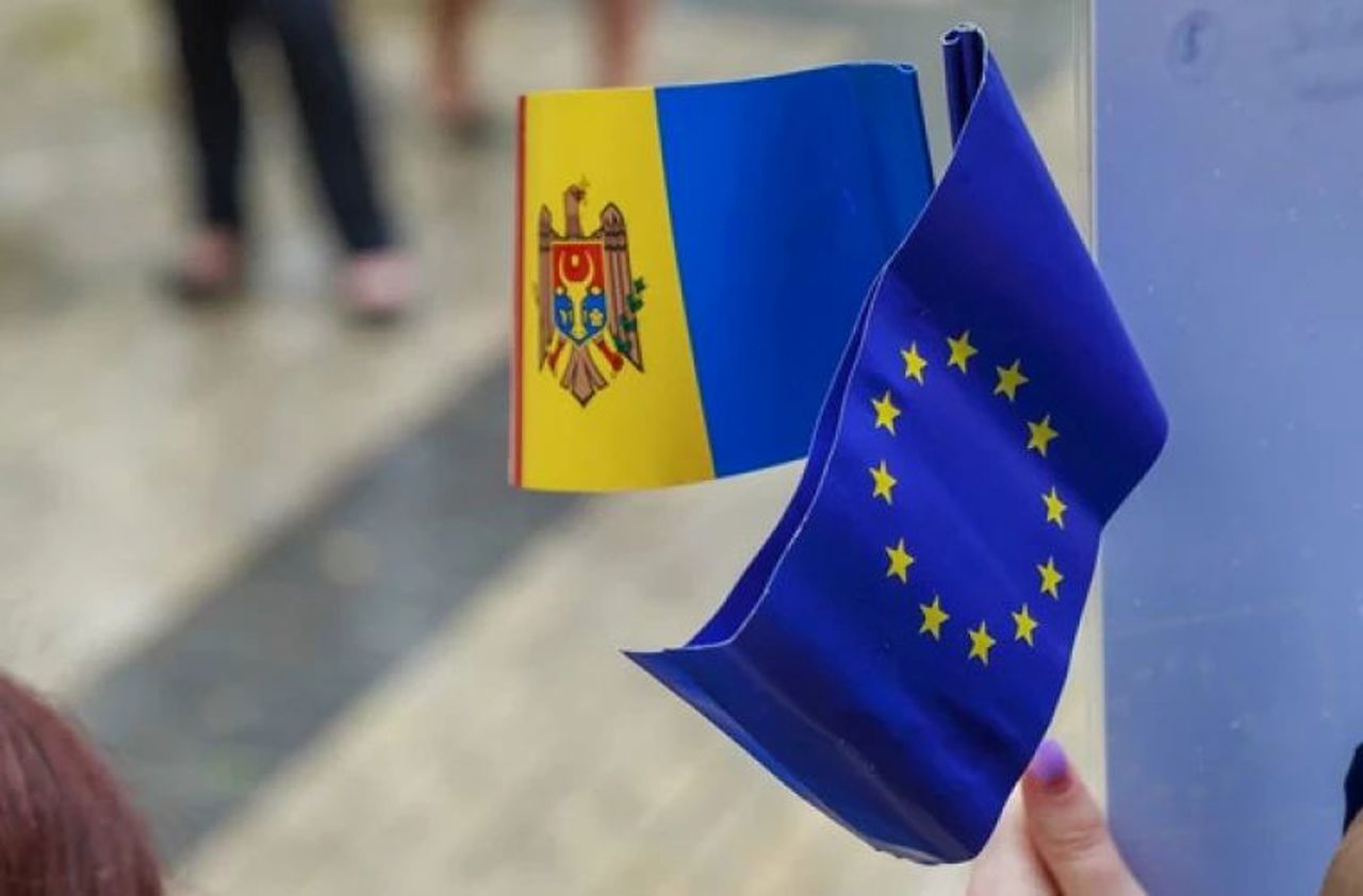 RETROSPECTIVA // R. Moldova își accelerează parcursul european, România își alege președintele într-un scrutin decesiv, iar negocierile de pace dintre Ucraina și Rusia eșuează 
